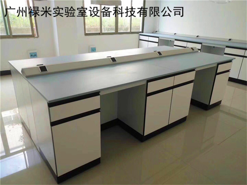 祿米實驗室家具當中選擇哪種材質實驗臺比較好？