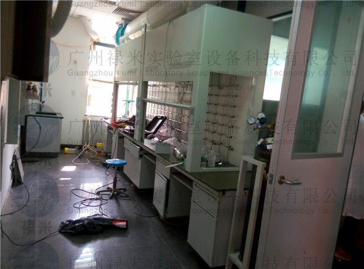 桌上型通風(fēng)柜現(xiàn)場施工