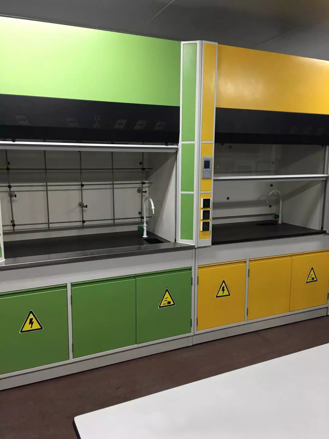 祿米通風(fēng)柜的種類與結(jié)構(gòu)設(shè)計有何不同？