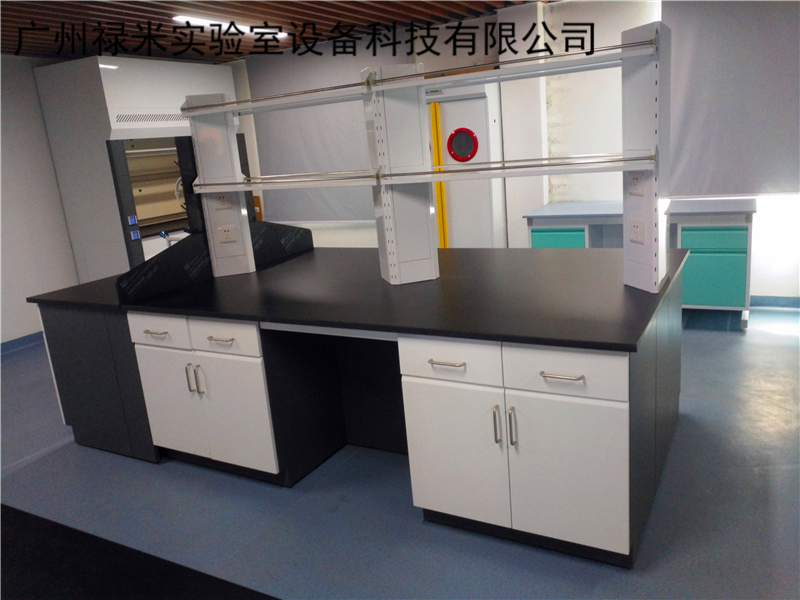 祿米實驗室臺柜中臺面的主流配置材質